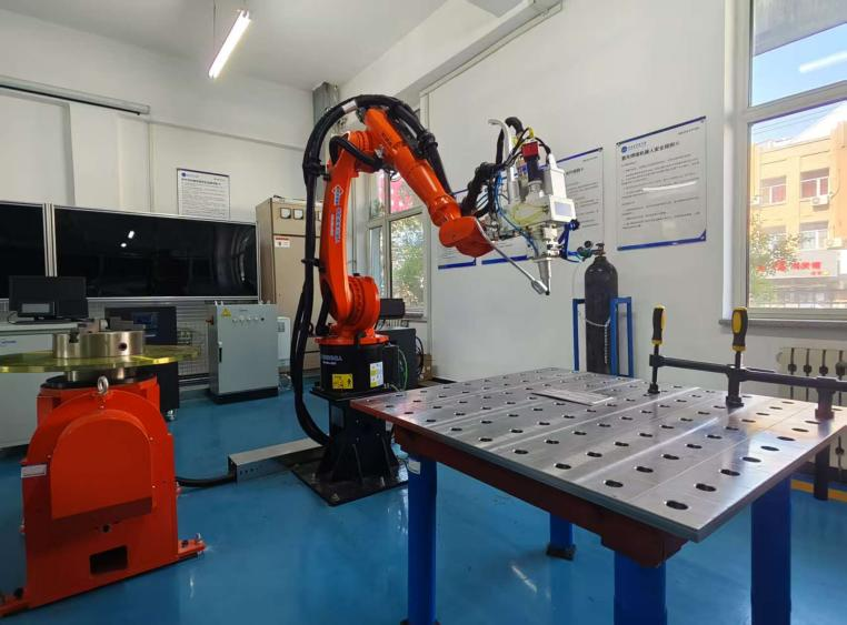 聚力前沿智造，培养卓越工匠——哈尔滨华德学院焊接工作站设备升级引领育人新篇